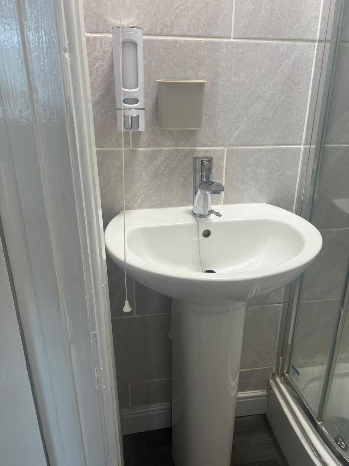 ホテル Studio Flat 7 With Private Shower & Wc ノッティンガム エクステリア 写真